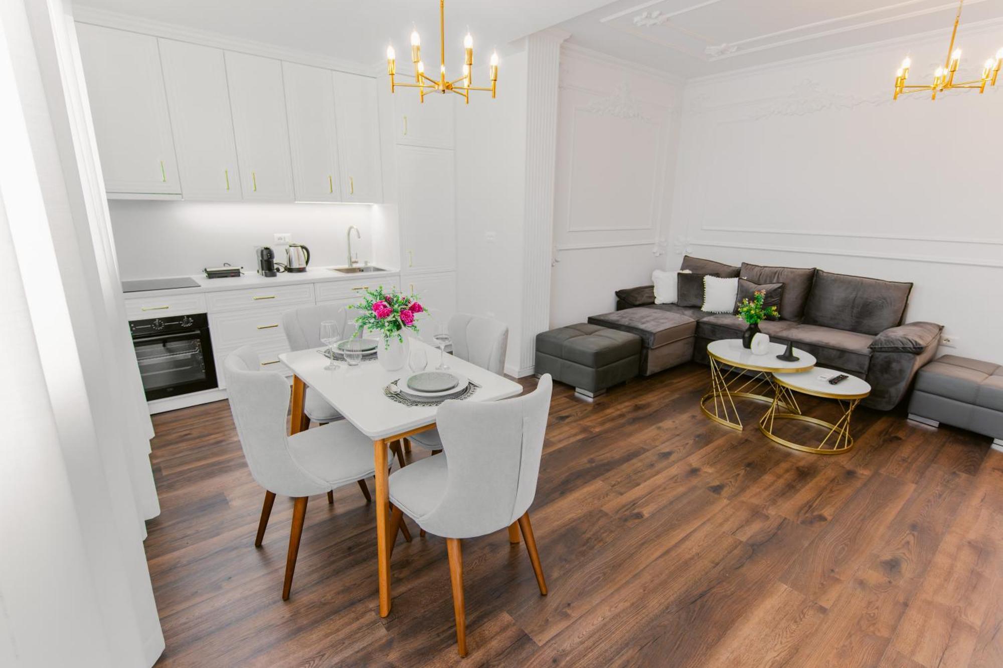 Apartament Luxury Rooftop In Astir Tirana